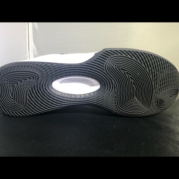 (Pre-Owned) Jordan Ultra Fly 2 low white and black - Picture 12 of 12